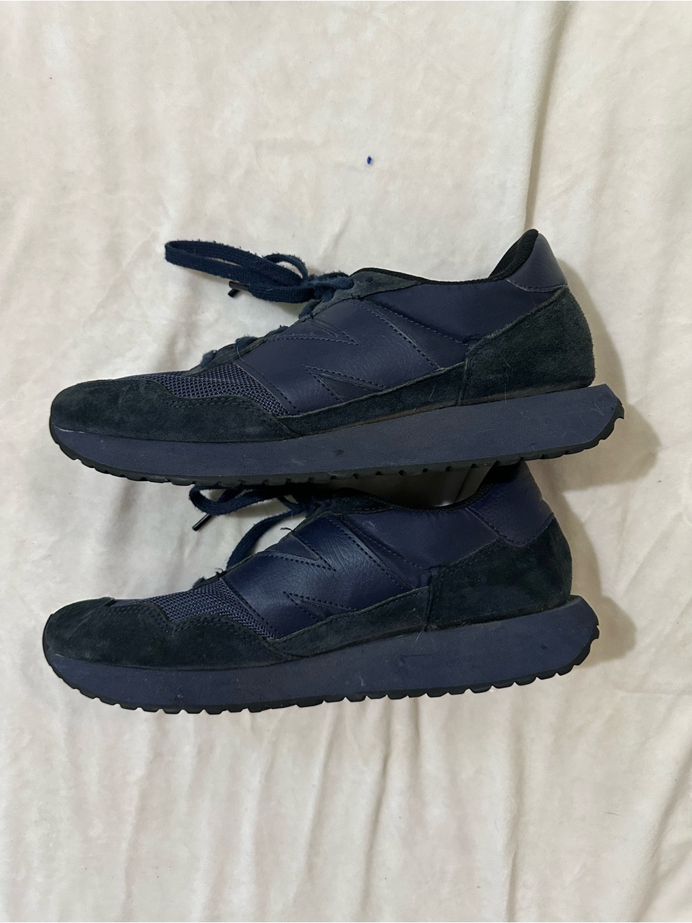 New balance Navy Athletic Casual Sneakers